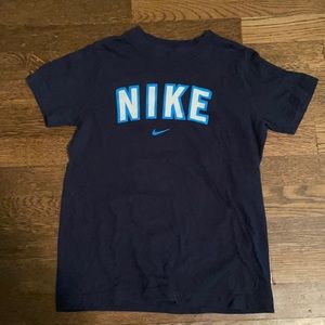 Nike t-shirt boys sz s